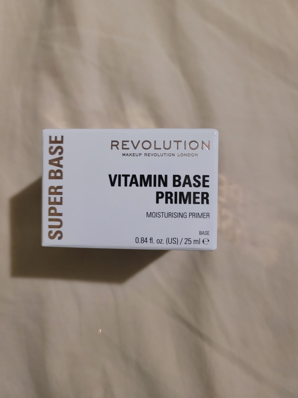 Revolution Vitamin Base Primer - Moisturizing Primier